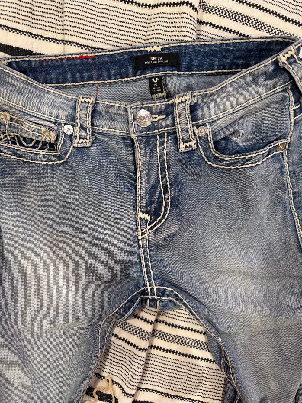 True Religion Women’s Light Blue Boot Cut Jeans with Contrast Stitching 27